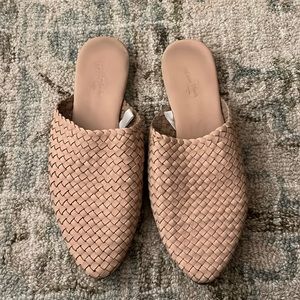 Universal Thread Woven Mules Size 8